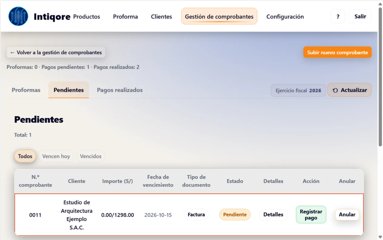 La pestaña «Pendientes» de Intiqore: una factura con su importe, fecha de vencimiento, estado «Pendiente» y el botón «Registrar pago».